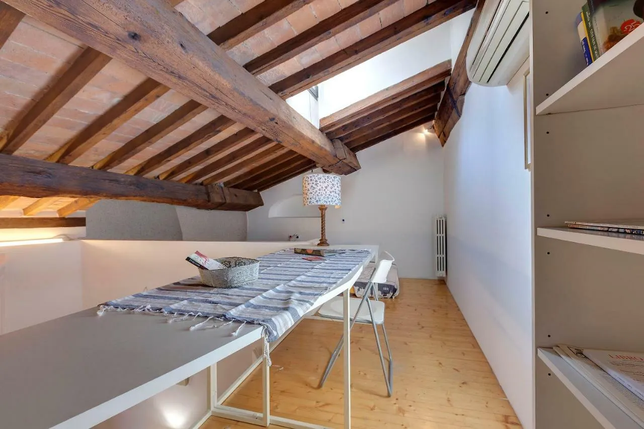 Finardi Apartment Florence